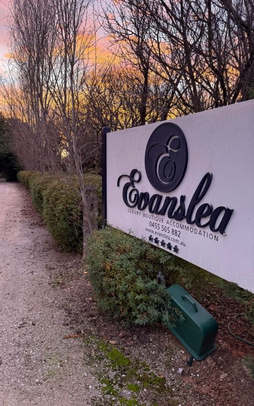 The entrance to Evanslea Accommodation